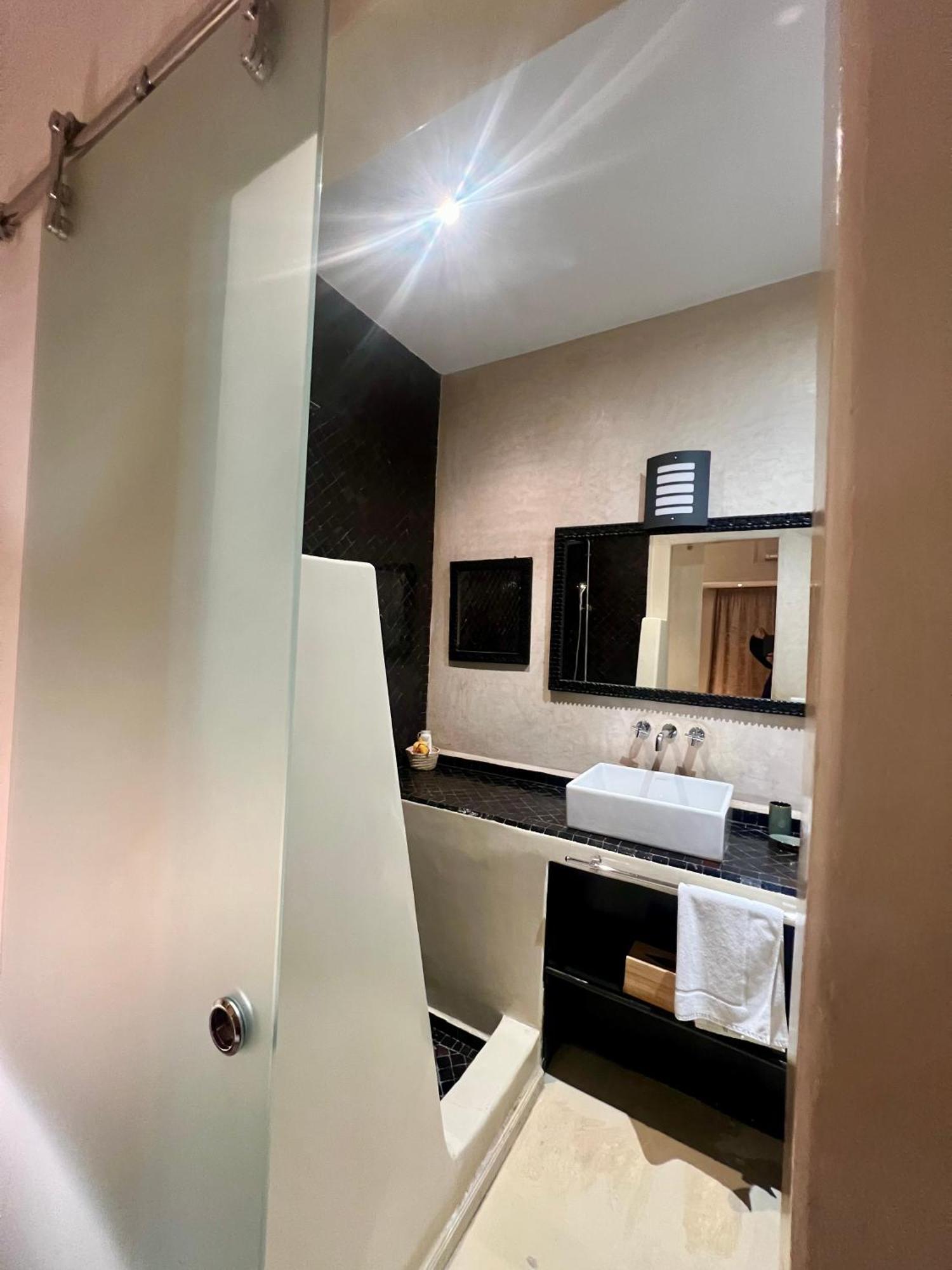 "Le 21", Exclusive Luxury Duplex 400M From Jemaa El Fna Place -Hammam-Jacuzzi-Koutoubia View-Roof Terrace -Speed Wifi Marrakesch Exterior foto